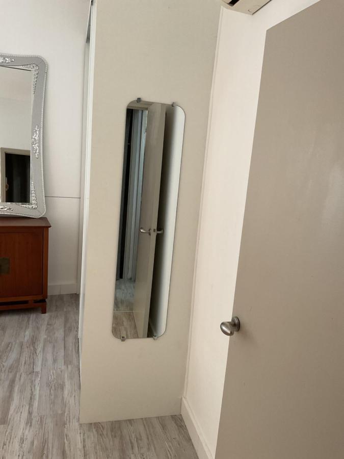 Place Aux Herbes Apartment Nimes Exterior photo