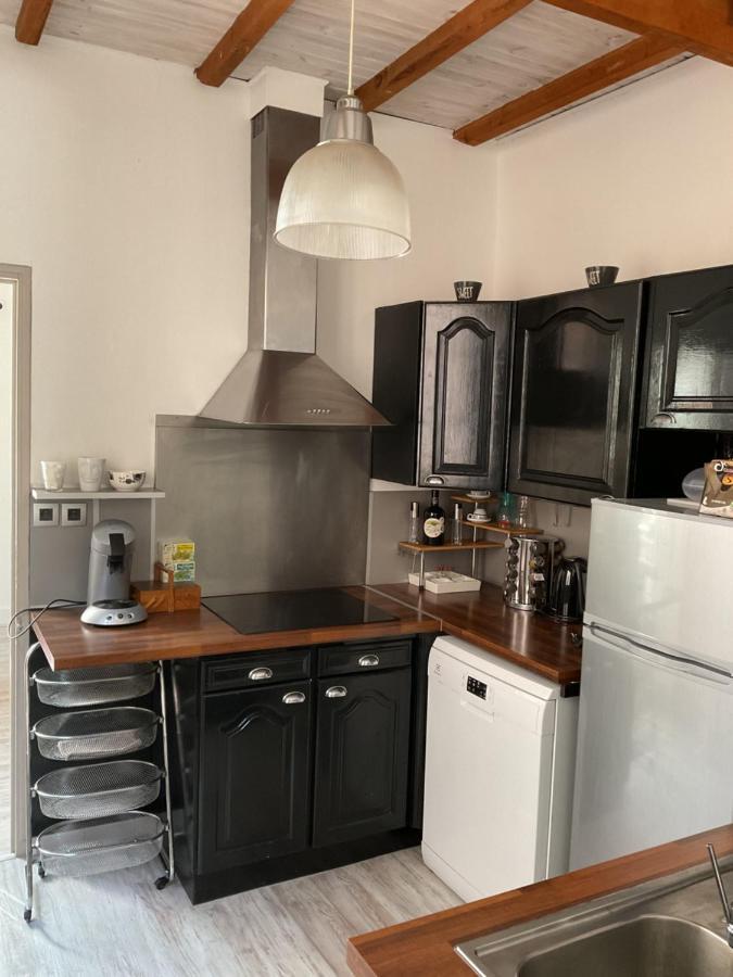 Place Aux Herbes Apartment Nimes Exterior photo
